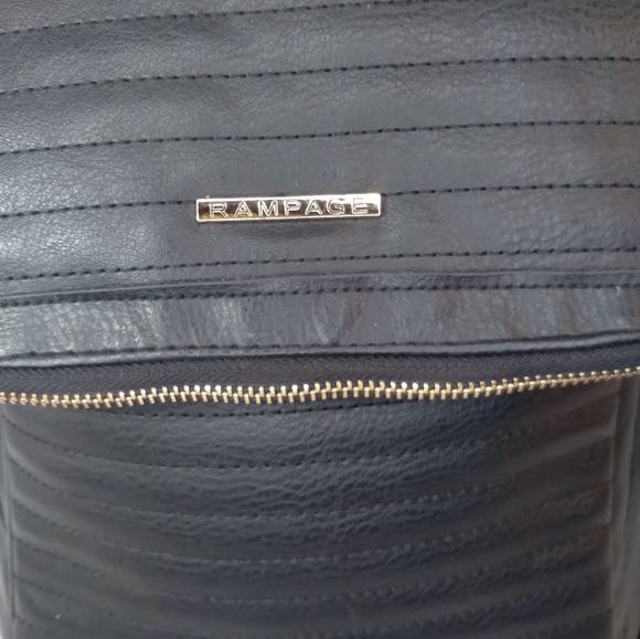 Black Rampage backpack - Picture 6 of 8